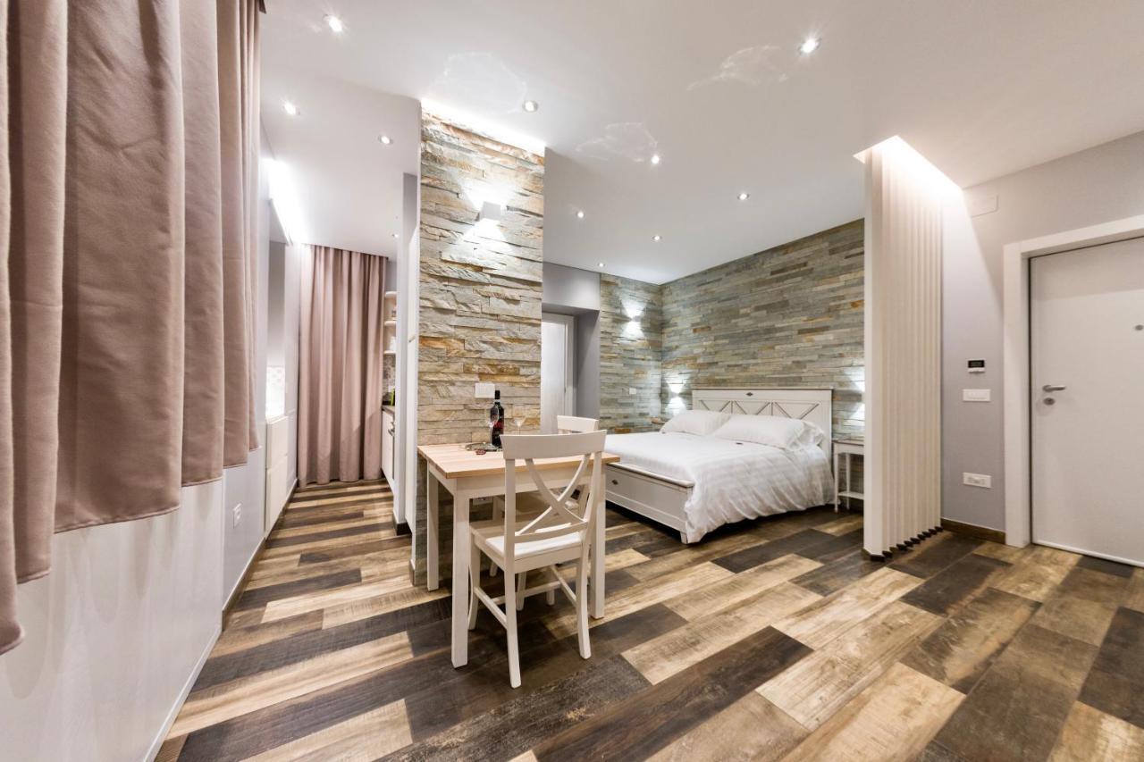 Oggi E Domani Apartment Naples Exterior photo